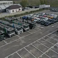 Transport auto cu platformă