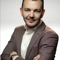 Lucian Enea, specialist în consultanță financiară: un credit potrivit începe cu întrebările corecte, nu cu oferte prestabilite