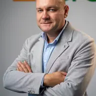 De la asigurări la soluții financiare complete, povestea lui Mircea Sentiveanu, broker de credite din Iași