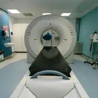Tot ce trebuie să știi înainte să faci RMN în Bacău: tipuri, prețuri, pregătire